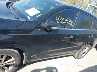 2014 Kia Sorento SX z VIN 5XYKWDA70EG455636, wystawiony jako IAAI lot #42015880 z przebiegiem 211 075 mil mil oraz . Historia ofert i sprzedaży dostępna na DreamBid. Obrazek 14.