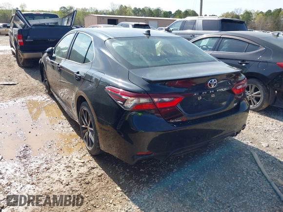 2021 Toyota Camry SE Nightshade with VIN 4T1G11AK1MU408163, listed as a IAAI auction lot 41918118 with 111,874 mi miles and . Bid and sale history available at carsss.com. Image 3.