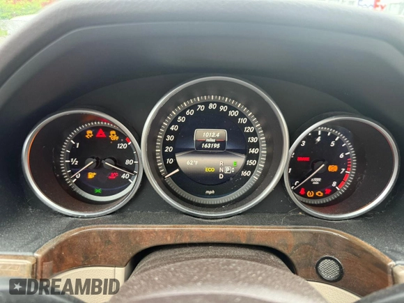 2014 Mercedes-Benz E 350 Luxury with VIN WDDHF8JB3EA885821, listed as a Copart auction lot 60853215 with 163,195 mi miles and Clean title. Bid and sale history available at DreamBid. Image 8.