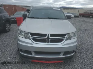 2013 Dodge Journey SE z VIN 3C4PDCAB5DT695315, wystawiony jako Copart lot #49158735 z przebiegiem 165 093 mil mil oraz Szkoda całkowita • Salvage title. Historia ofert i sprzedaży dostępna na DreamBid. Obrazek 5.