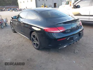 2018 Mercedes-Benz C 300 z VIN WDDWJ4KB0JF637536, wystawiony jako IAAI lot #40845998 z przebiegiem 49 846 mil mil oraz . Historia ofert i sprzedaży dostępna na DreamBid. Obrazek 3.