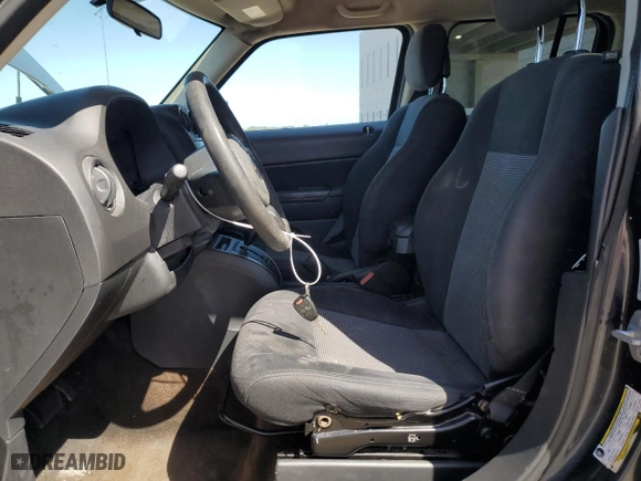 2015 Jeep Patriot Altitude Edition with VIN 1C4NJPBA2FD178009, listed as a Copart auction lot 49599465 with 169,810 mi miles and Salvage Title. Bid and sale history available at carsss.com. Image 7.