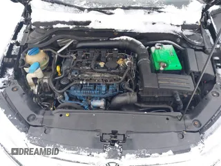 2015 Volkswagen Jetta SE z VIN 3VWD17AJ8FM321933, wystawiony jako IAAI lot #41177805 z przebiegiem 125 987 mil mil oraz . Historia ofert i sprzedaży dostępna na DreamBid. Obrazek 10.