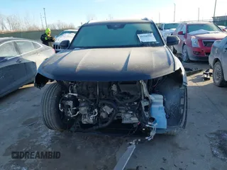 2021 Volkswagen Atlas SEL Premium R-Line z VIN 1V2FE2CA1MC213201, wystawiony jako IAAI lot #41316986 z przebiegiem 36 600 mil mil oraz . Historia ofert i sprzedaży dostępna na DreamBid. Obrazek 13.