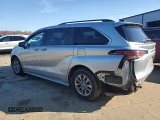 2021 Toyota Sienna LE with VIN 5TDKRKEC5MS031518, listed as a Copart auction lot 81597184 with 52,829 mi miles and Salvage Title. Bid and sale history available at carsss.com. Image 2.