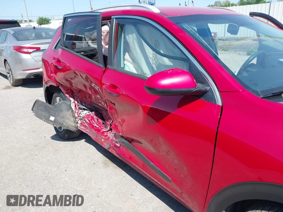 2018 Kia Niro LX with VIN KNDCB3LC3J5143382, listed as a IAAI auction lot 41956531 with 69,868 mi miles. Bid and sale history available at carsss.com. Image 6.