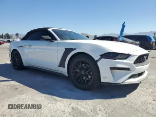 2018 Ford Mustang EcoBoost Premium z VIN 1FATP8UH4J5142658, wystawiony jako Copart lot #61258255 z przebiegiem 76 531 mil mil oraz Szkoda całkowita • Salvage title. Historia ofert i sprzedaży dostępna na DreamBid. Obrazek 4.