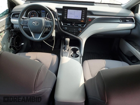 2024 Toyota Camry LE z VIN 4T1C11AK6RU190646, wystawiony jako Copart lot #58817045 z przebiegiem 19 276 mil mil oraz Szkoda całkowita • Salvage title. Historia ofert i sprzedaży dostępna na DreamBid. Obrazek 8.