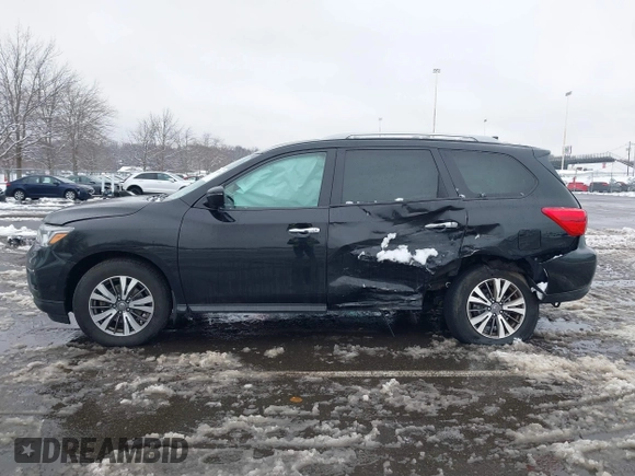 2020 Nissan Pathfinder SV with VIN 5N1DR2BM1LC638002, listed as a IAAI auction lot 41556190 with 121,386 mi miles. Bid and sale history available at carsss.com. Image 14.