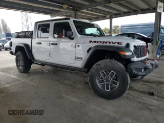 2024 Jeep Gladiator Mojave X с VIN 1C6JJTEGXRL105429, выставлен на аукционе Copart как лот 49850525 с пробегом 4 692 миль миль и Списание • Salvage title. История ставок и продаж доступна на DreamBid. Изображение 4.