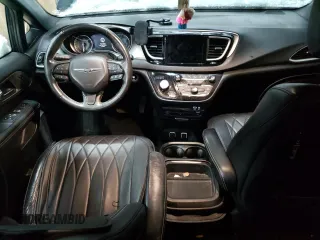 2020 Chrysler Pacifica Launch Edition z VIN 2C4RC3BG3LR263989, wystawiony jako Copart lot #82079334 z przebiegiem 109 707 mil mil oraz Nie do naprawy. Historia ofert i sprzedaży dostępna na DreamBid. Obrazek 8.