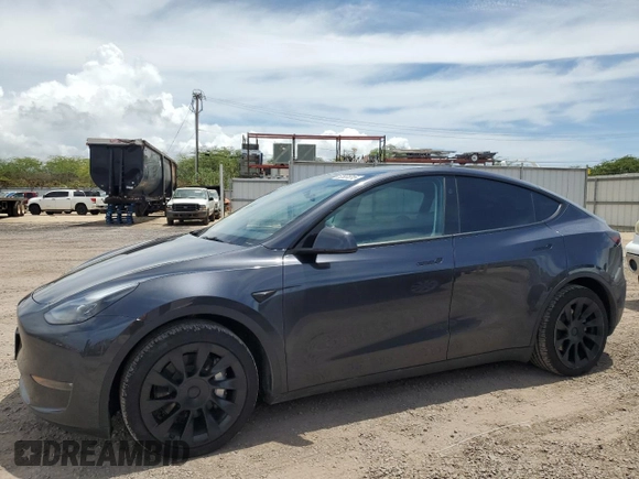 2024 Tesla Model Y Long Range with VIN 7SAYGAEE5RF088151, listed as a Copart auction lot 52651015 with 6,185 mi miles and Clean title. Bid and sale history available at DreamBid. Image 1.