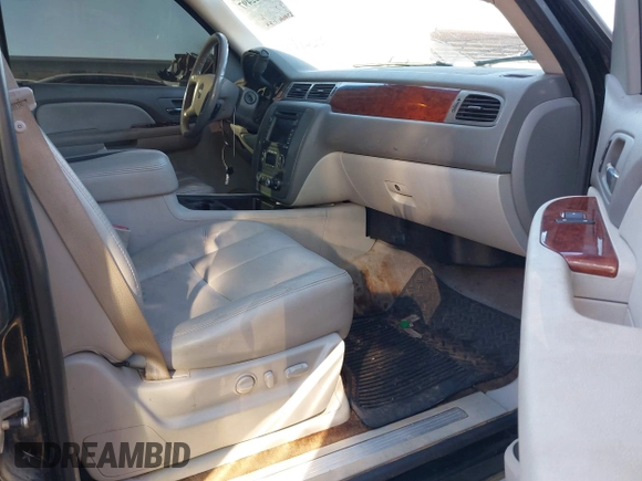 2009 GMC Yukon SLT w/4SB with VIN 1GKFC33089R158646, listed as a IAAI auction lot 41322497 with 279,966 mi miles. Bid and sale history available at carsss.com. Image 5.