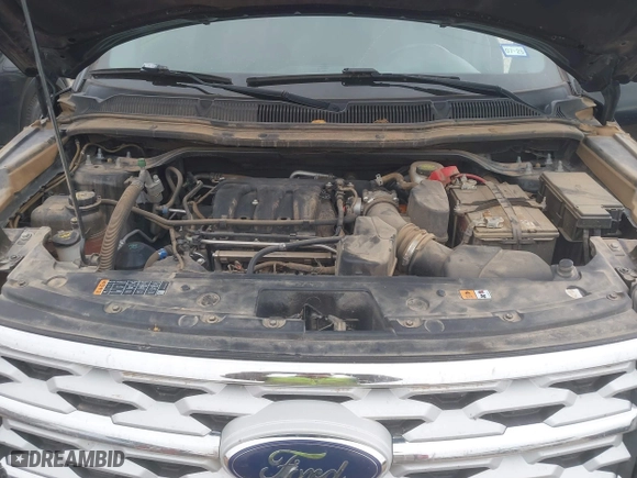 2019 Ford Explorer XLT with VIN 1FM5K7D87KGB38214, listed as a IAAI auction lot 41093334 with 114,985 mi miles. Bid and sale history available at carsss.com. Image 10.