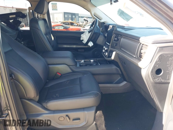 2024 Ford Expedition Max XLT with VIN 1FMJK1H8XREA66663, listed as a IAAI auction lot 41433111 with 3,196 mi miles and . Bid and sale history available at DreamBid. Image 5.