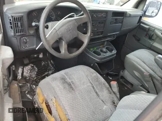 2004 Chevrolet Express Cargo with VIN 1GCGG25U841188896, listed as a Copart auction lot 59914195 with 331,537 mi miles and Salvage title. Bid and sale history available at DreamBid. Image 8.