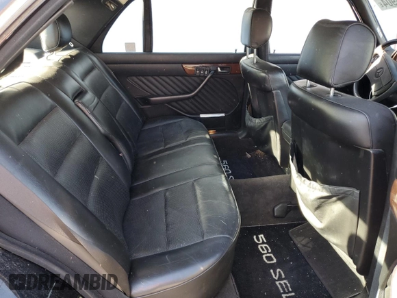 1991 Mercedes-Benz 560 with VIN WDBCA39E4MA583150, listed as a Copart auction lot 84738904 with 183,695 mi miles and Clean Title. Bid and sale history available at DreamBid. Image 10.