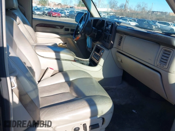 2005 Cadillac Escalade with VIN 1GYEC63T95R123072, listed as a IAAI auction lot 41861375 with 211,825 mi miles and . Bid and sale history available at DreamBid. Image 5.