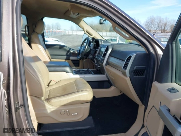 2019 Ford Super Duty F-250 SRW XL with VIN 1FT7W2BT7KEE42523, listed as a IAAI auction lot 41572454 with 113,711 mi miles. Bid and sale history available at carsss.com. Image 5.