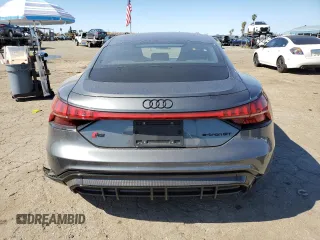 2024 Audi RS e-tron GT z VIN WAUBHBFW6R7900069, wystawiony jako Copart lot #46237645 z przebiegiem 2674 mil mil oraz Szkody całkowita. Historia ofert i sprzedaży dostępna na DreamBid. Obrazek 6.