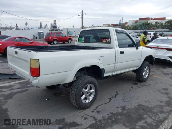 1992 Toyota Pickup z VIN 4TARN81A0NZ008256, wystawiony jako IAAI lot #41766264 z przebiegiem 278 220 mil mil oraz . Historia ofert i sprzedaży dostępna na DreamBid. Obrazek 4.