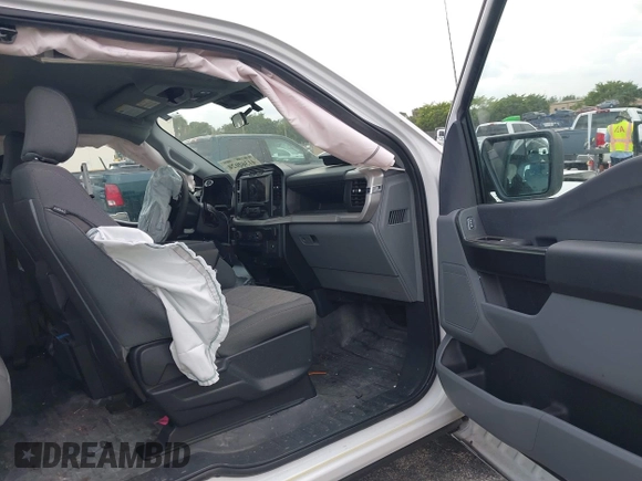 2022 Ford F-150 XL z VIN 1FTFX1E54NKD86627, wystawiony jako IAAI lot #41362024 z przebiegiem 32 712 mil mil oraz . Historia ofert i sprzedaży dostępna na DreamBid. Obrazek 5.