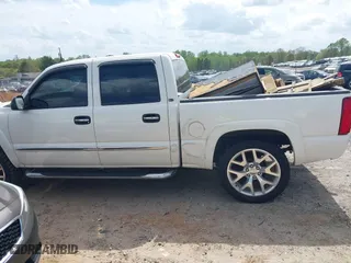 2005 GMC Sierra 1500 SLE with VIN 2GTEK13T851151711, listed as a IAAI auction lot 41964392 with 202,073 mi miles. Bid and sale history available at carsss.com. Image 15.