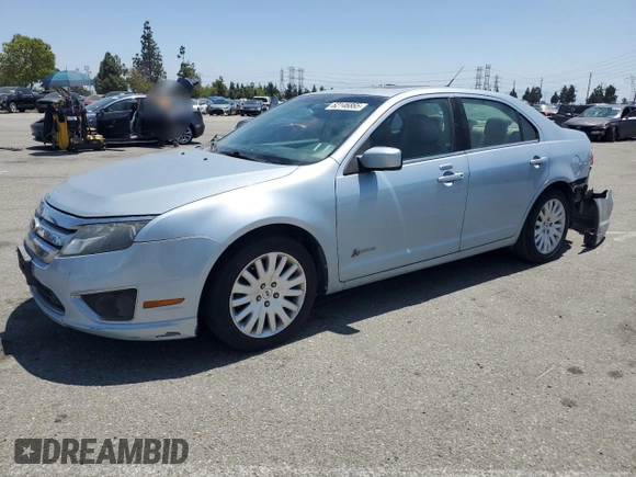 2010 Ford Fusion Hybrid z VIN 3FADP0L34AR137176, wystawiony jako Copart lot #62146865 z przebiegiem 135 293 mil mil oraz Szkoda całkowita • Salvage title. Historia ofert i sprzedaży dostępna na DreamBid. Obrazek 1.