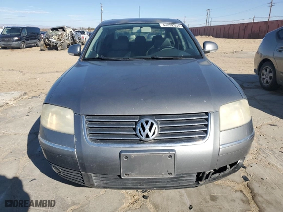 2005 Volkswagen Passat Sedan GLS with VIN WVWAD63B85P027826, listed as a Copart auction lot 43092035 with 84,418 mi miles and Salvage Title. Bid and sale history available at carsss.com. Image 5.