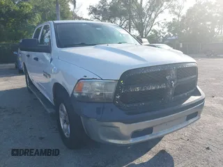 2013 Ram 1500 Express z VIN 1C6RR6KTXDS617253, wystawiony jako IAAI lot #42470393 z przebiegiem 215 642 mil mil oraz . Historia ofert i sprzedaży dostępna na DreamBid. Obrazek 1.