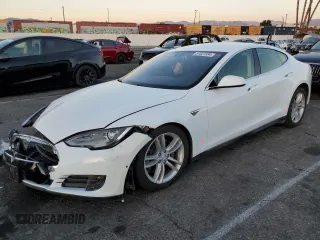2015 Tesla Model S 85D with VIN 5YJSA1S21FF087461, listed as a Copart auction lot 87027334 with 53,868 mi miles and Salvage Title. Bid and sale history available at carsss.com. Image 1.