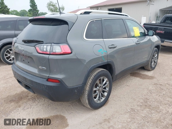 2019 Jeep Cherokee Latitude Plus z VIN 1C4PJMLB2KD367381, wystawiony jako IAAI lot #42493800 z przebiegiem 188 356 mil mil oraz . Historia ofert i sprzedaży dostępna na DreamBid. Obrazek 4.