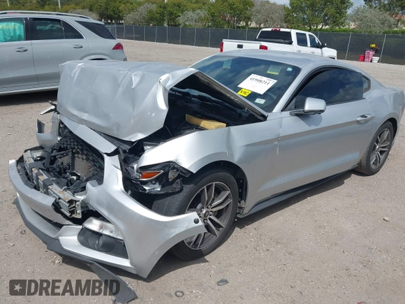 2016 Ford Mustang EcoBoost z VIN 1FA6P8TH5G5305096, wystawiony jako IAAI lot #41908211 z przebiegiem 106 585 mil mil oraz . Historia ofert i sprzedaży dostępna na DreamBid. Obrazek 17.