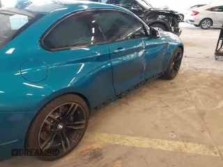 2018 BMW M2 z VIN WBS1J5C58JVD36727, wystawiony jako IAAI lot #41939937 z przebiegiem 31 959 mil mil oraz . Historia ofert i sprzedaży dostępna na DreamBid. Obrazek 21.