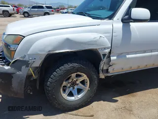 2003 Chevrolet Avalanche with VIN 3GNEC13T63G280667, listed as a IAAI auction lot 42448639 with 243,514 mi miles and . Bid and sale history available at DreamBid. Image 6.