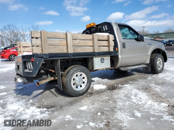 2005 Ford F-250 XL with VIN 1FTNF21555EA30163, listed as a Copart auction lot 45537455 with 126,721 mi miles and Salvage Title. Bid and sale history available at DreamBid. Image 3.