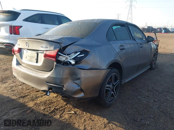 2019 Mercedes-Benz A 220 z VIN WDD3G4FB8KW006448, wystawiony jako IAAI lot #42000768 z przebiegiem 49 566 mil mil oraz . Historia ofert i sprzedaży dostępna na DreamBid. Obrazek 4.
