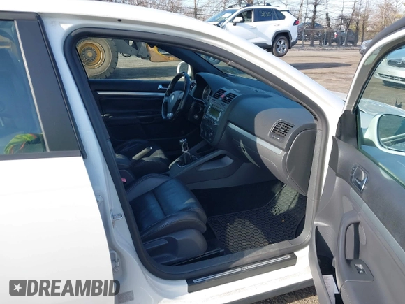 2009 Volkswagen Jetta GLI with VIN 3VWFJ71K89M073155, listed as a IAAI auction lot 41949089 with 138,772 mi miles and . Bid and sale history available at DreamBid. Image 5.