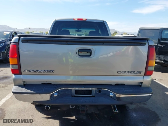 2000 Chevrolet Silverado 1500 LS with VIN 2GCEK19T0Y1205109, listed as a IAAI auction lot 41999548 with 159,571 mi miles. Bid and sale history available at carsss.com. Image 6.