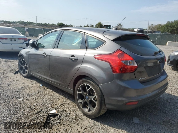 2012 Ford Focus SE z VIN 1FAHP3K28CL413193, wystawiony jako Copart lot #56333255 z przebiegiem Nie podano mil oraz Szkoda całkowita • Salvage title. Historia ofert i sprzedaży dostępna na DreamBid. Obrazek 2.