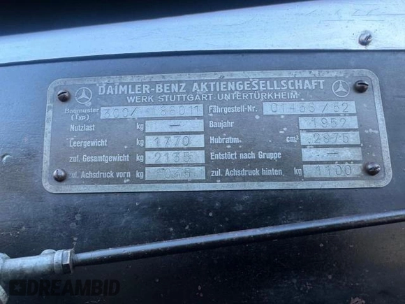 1952 Mercedes-Benz 300 with VIN 0143652, listed as a Copart auction lot 43286705 with 92,199 mi miles and Clean Title. Bid and sale history available at DreamBid. Image 10.
