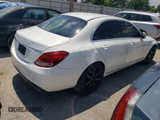 2017 Mercedes-Benz C 300 z VIN 55SWF4JB6HU191130, wystawiony jako Copart lot #64231295 z przebiegiem 97 374 mil mil oraz Czysty tytuł • Clean title. Historia ofert i sprzedaży dostępna na DreamBid. Obrazek 3.