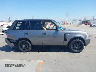 2007 Land Rover Range Rover HSE z VIN SALME15427A246341, wystawiony jako IAAI lot #42224372 z przebiegiem 209 471 mil mil oraz . Historia ofert i sprzedaży dostępna na DreamBid. Obrazek 13.