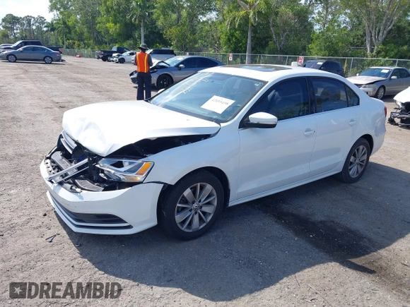 2015 Volkswagen Jetta SE с VIN 3VWD17AJXFM327152, выставлен на аукционе IAAI как лот 42055458 с пробегом 69 412 миль миль и . История ставок и продаж доступна на DreamBid. Изображение 18.