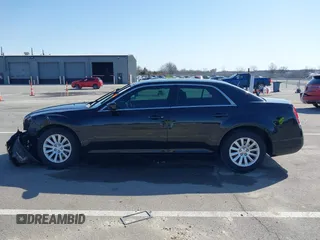 2012 Chrysler 300 z VIN 2C3CCAAG8CH245879, wystawiony jako IAAI lot #41811243 z przebiegiem 177 634 mil mil oraz . Historia ofert i sprzedaży dostępna na DreamBid. Obrazek 15.