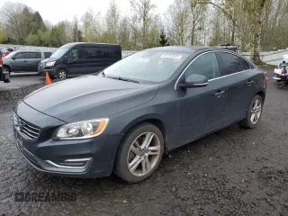 2014 Volvo S60 T5 z VIN YV1612FS8E2297214, wystawiony jako Copart lot #52242925 z przebiegiem 123 952 mil mil oraz Szkody całkowita. Historia ofert i sprzedaży dostępna na DreamBid. Obrazek 1.