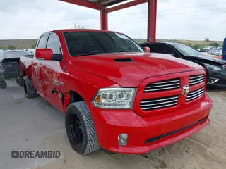 2014 Ram 1500 Sport z VIN 1C6RR6HT8ES154232, wystawiony jako IAAI lot #42051723 z przebiegiem 122 982 mil mil oraz . Historia ofert i sprzedaży dostępna na DreamBid. Obrazek 1.