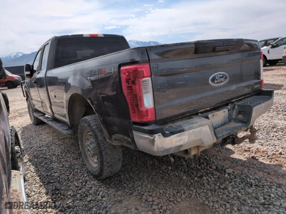 2019 Ford Super Duty F-250 SRW XL with VIN 1FT7X2B67KEC11385, listed as a Copart auction lot 52757505 with 160,083 mi miles and Clean Title. Bid and sale history available at carsss.com. Image 2.