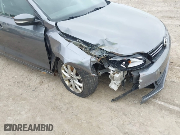 2011 Volkswagen Jetta SE with VIN 3VWDZ7AJ4BM370033, listed as a IAAI auction lot 42367238 with 161,635 mi miles and . Bid and sale history available at DreamBid. Image 6.