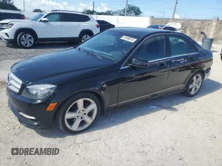 2011 Mercedes-Benz C 300 Sport z VIN WDDGF5EB7BR151099, wystawiony jako Copart lot #61906815 z przebiegiem 81 222 mil mil oraz Szkoda całkowita • Salvage title. Historia ofert i sprzedaży dostępna na DreamBid. Obrazek 1.